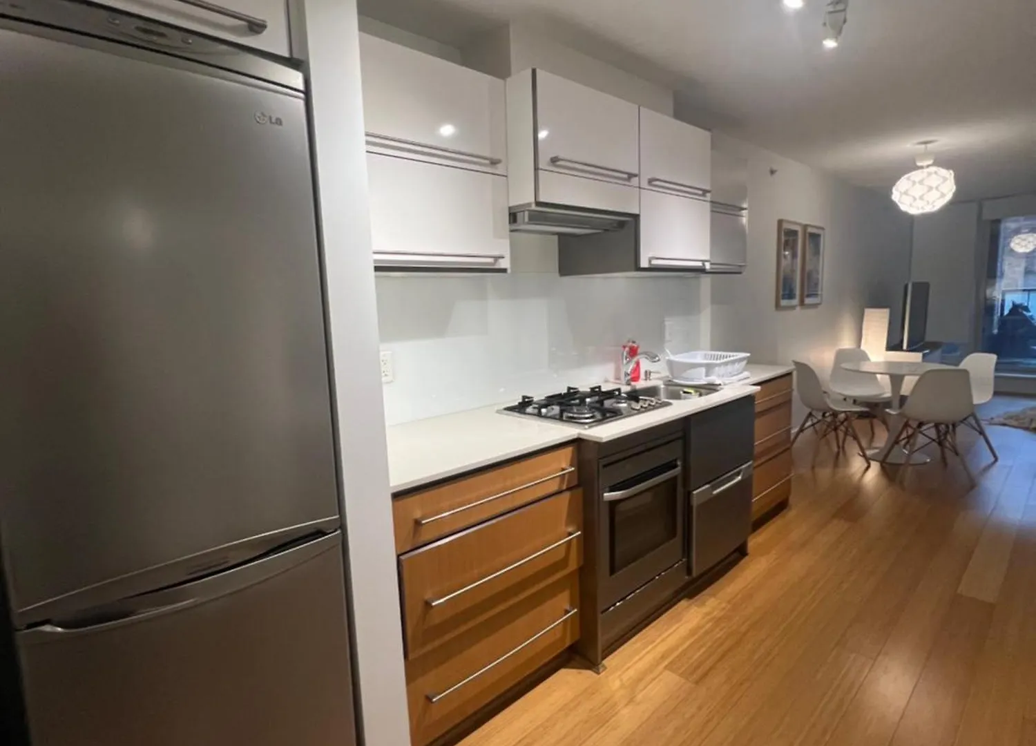 Modern Chinatown - Entire Apartment Kanada