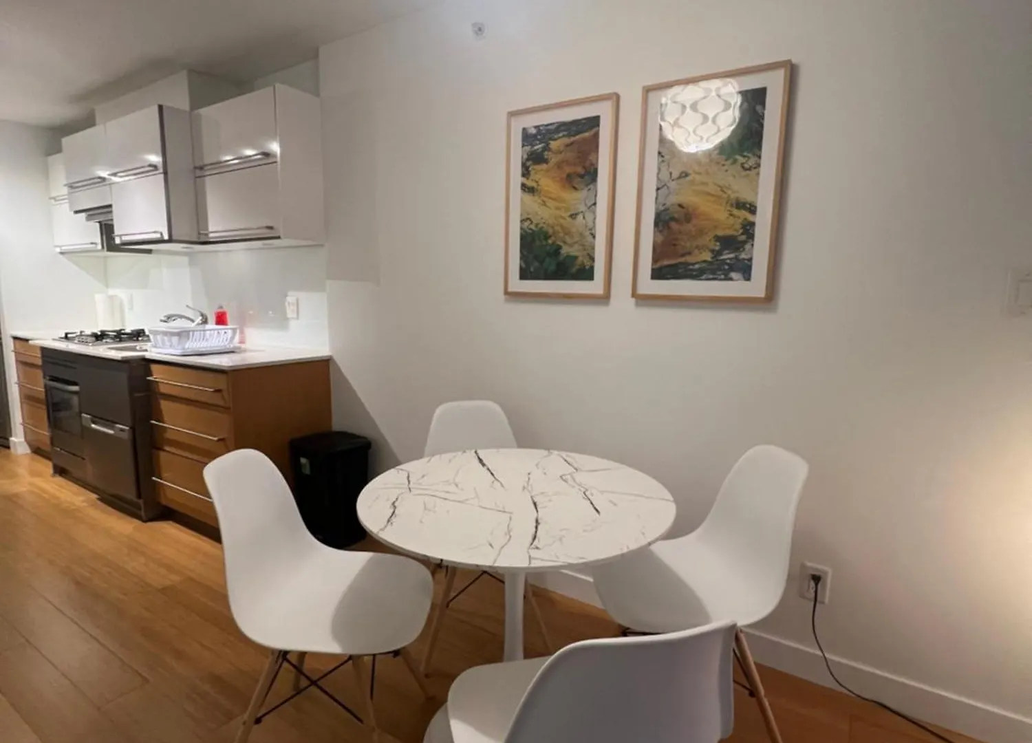 Modern Chinatown - Entire Apartment