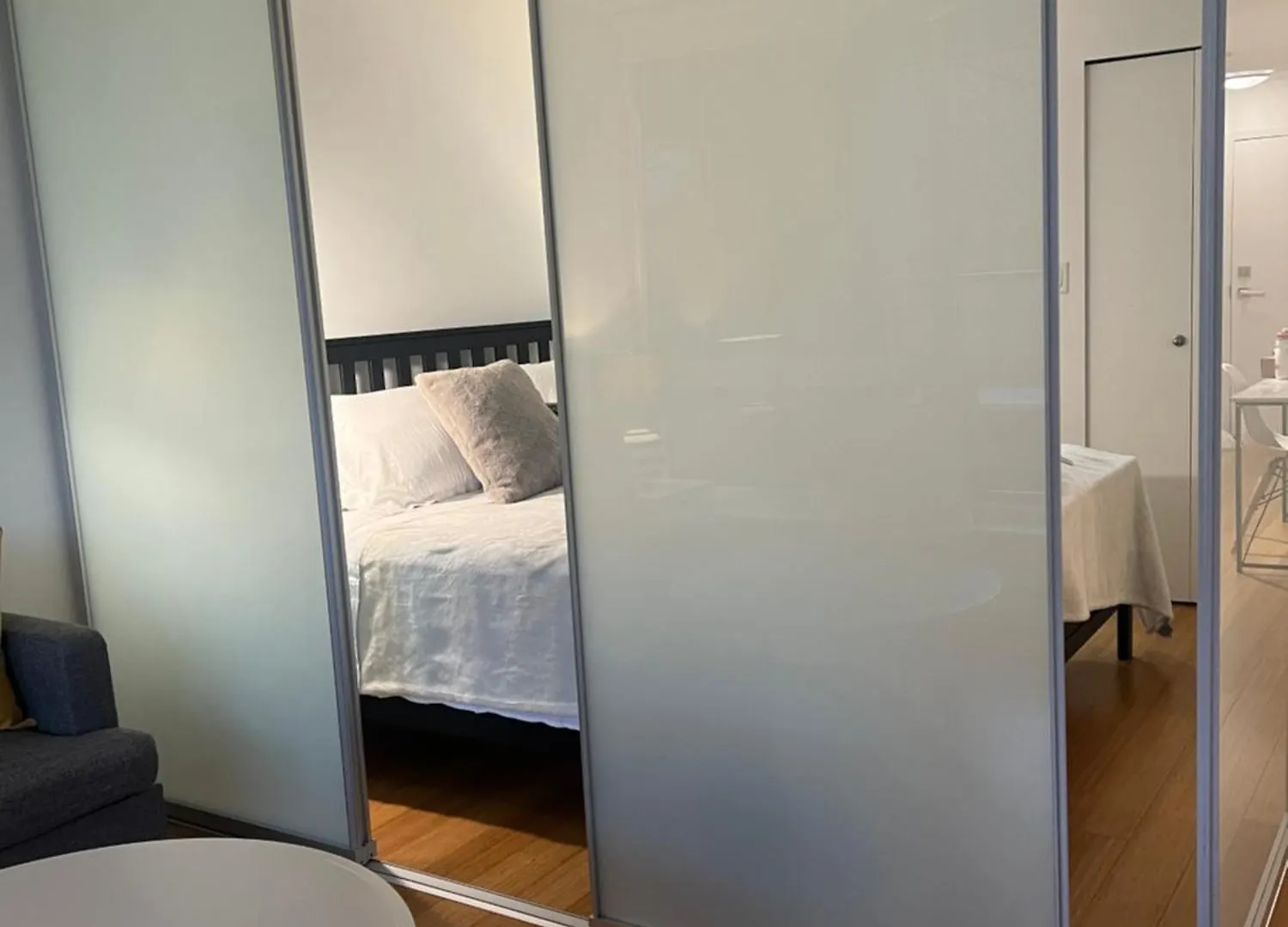 Modern Chinatown - Entire Apartment Canada