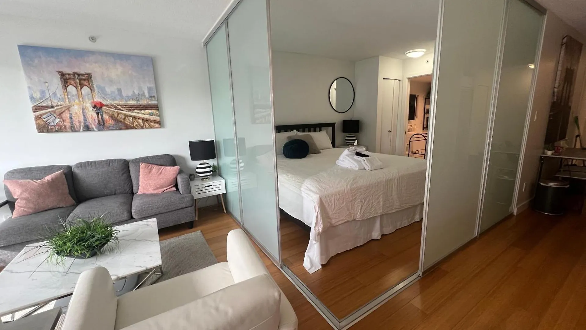 Modern Chinatown - Entire Apartment